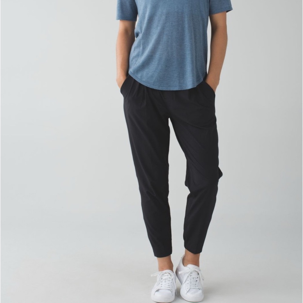 Lululemon &go City Jogger (Black, Size 8, Used)